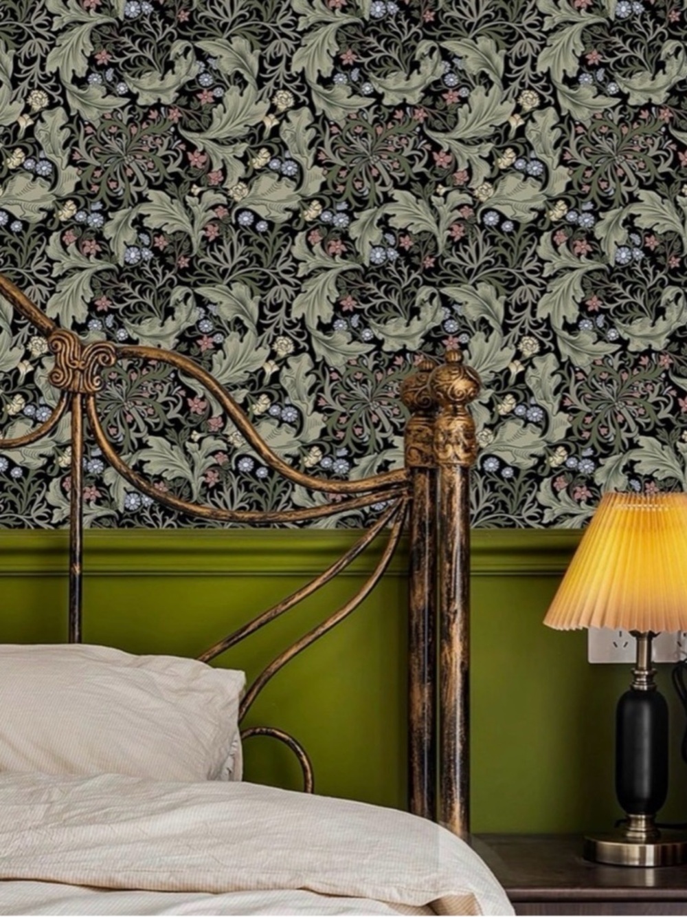 William Morris Botanical style Wallpaper Roll in Black and Olive Green - Picture 4 of 7